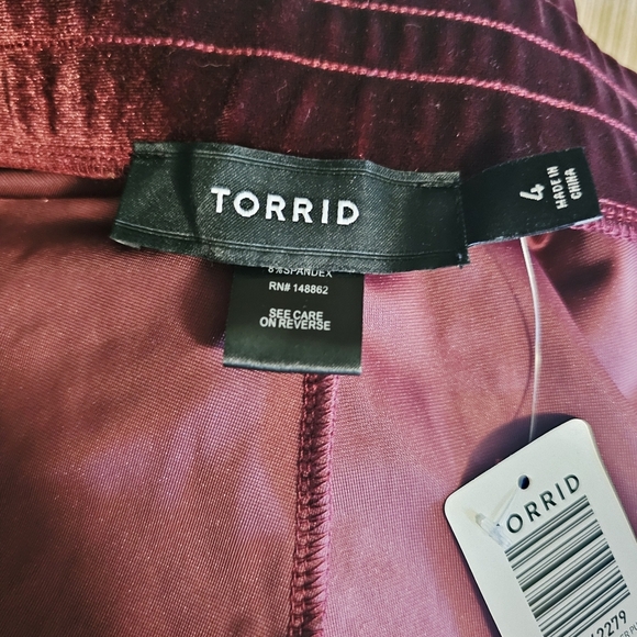 Torrid 4 Burgundy Wine Pull On Velvet Joggers Nwt - Picture 5 of 10